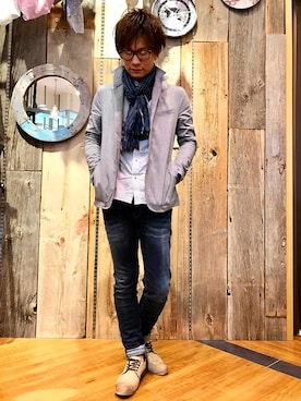 「アイテム（ストール/ショール、ブルー系）」を使った、三浦 誠さん（メンズ・174cm）の冬コーディネート
