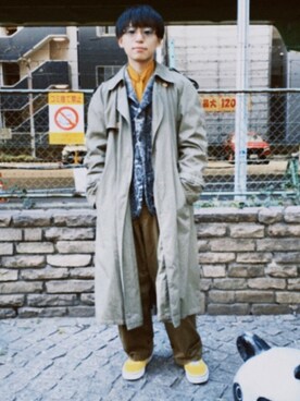 Yves Saint Laurentのトレンチコートを使ったメンズ人気ファッション