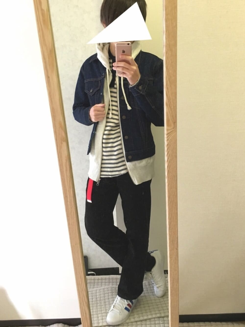 「ドラフトリーバイス、はるコーデ、パーカー、ボーダー、ガチャベルト、コーデュロイ、Gジャン、大学生、Levi's、SEVENDAYS＝SUNDAY」｜「Dickiesの【DICKIES】GIベルト（ベルト、レッド系）」を使った、SYUさん（メンズ・176cm）の冬コーディネートの1枚目の写真