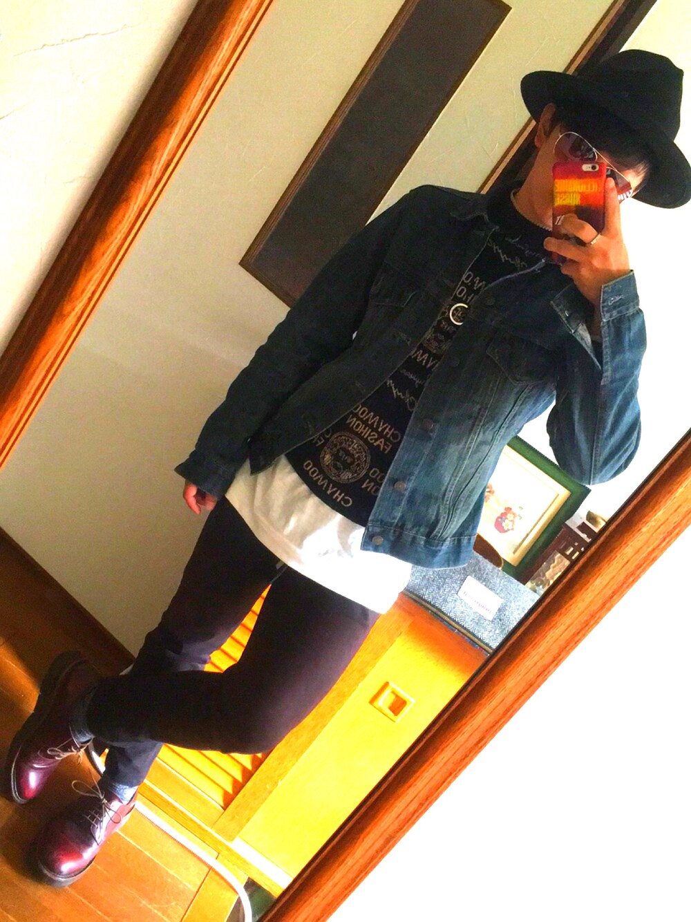 「gdragon、GD」｜「VERSACEのアイテム（ニット/セーター、その他）」を使った、まーたかさん（メンズ・165cm）の春コーディネートの1枚目の写真