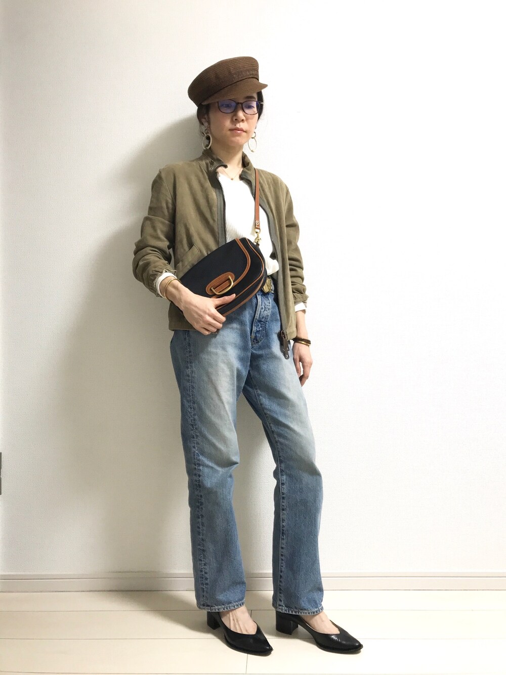 「大人カジュアル、ワッフルカットソー、ストレートデニム、マリンキャップ」｜「Casseliniのアイテム（キャスケット、ブラウン系）」を使った、inaさん（レディース・153cm）の春コーディネートの1枚目の写真