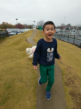 「Moujonjon（ムージョンジョン）のアイテム（その他パンツ）」を使った、amealさん（キッズ・120cm）の春コーディネート