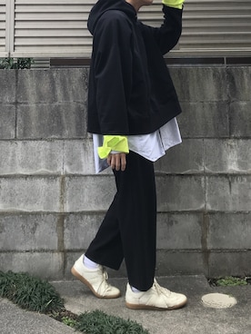 「ネオンイエロー」｜「アイテム（スラックス）」を使った、てぃーさん（メンズ・166cm）の冬コーディネート