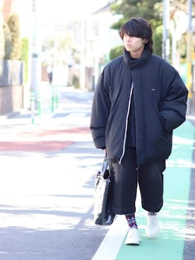 「LOEWE」｜「アイテム（ダウンジャケット/コート）」を使った、てぃーさん（メンズ・166cm）の春コーディネート