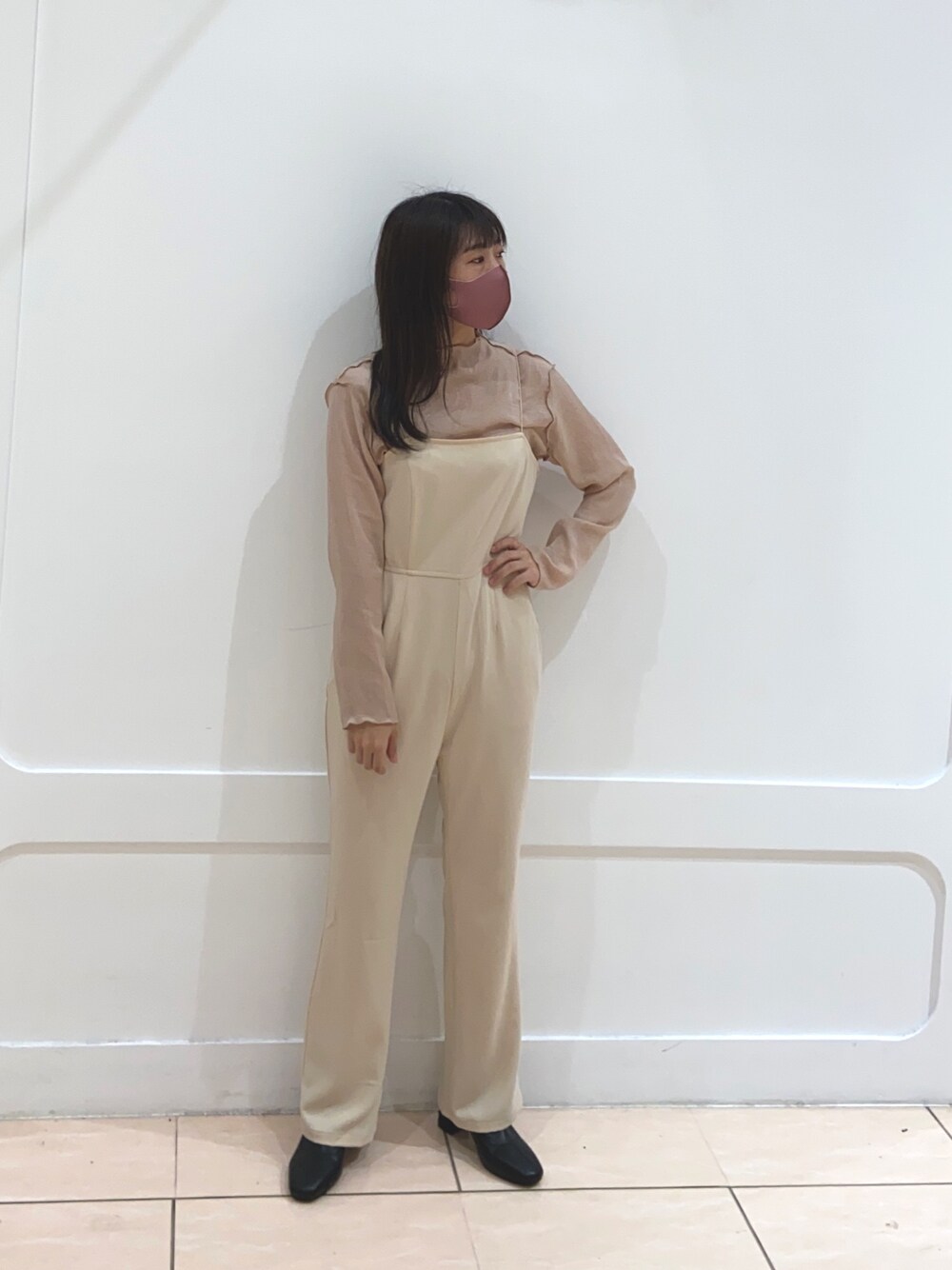 シアートップスセットサロペットを使った人気ファッション 