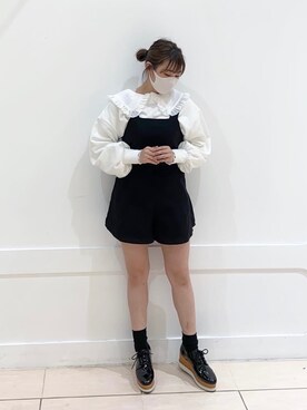 「nice claup」｜「アイテム（サロペット/オーバーオール）」を使った、okamu🍦骨格ストレートさん（レディース・160cm）の冬コーディネート