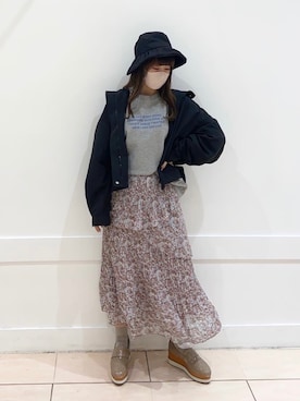 「ティアードスカート」｜「アイテム（マウンテンパーカー）」を使った、okamu🍦骨格ストレートさん（レディース・159cm）の春コーディネート