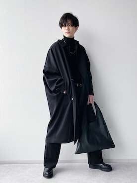 「スリットパンツ」｜「アイテム（ステンカラーコート）」を使った、nissy_HAREさん（メンズ・180cm）の冬コーディネート