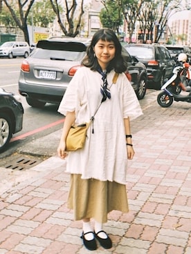 「oqLiq（オークリック）のアイテム（バッグ）」を使った、1chennさん（レディース・160cm）の春コーディネート