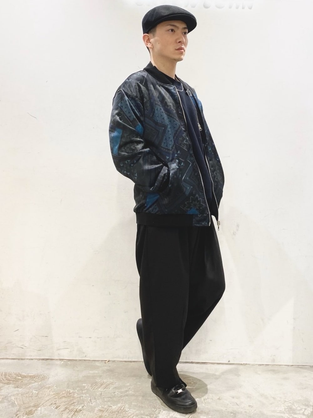 「CASPER JOHN、stayfun、Herden、MA-1、リバーシブル、ワイドパンツ、アンクルパンツ、カジュアルストリート、低身長、春コーデ」｜「STAYFUNのSTAYFUN　リバーシブルMA-1（MA-1、その他）」を使った、KOMさん（メンズ・166cm）の冬コーディネートの1枚目の写真