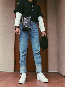 「Guess（ゲス）のアイテム」を使った、reoさん（レディース・168cm）の春コーディネート