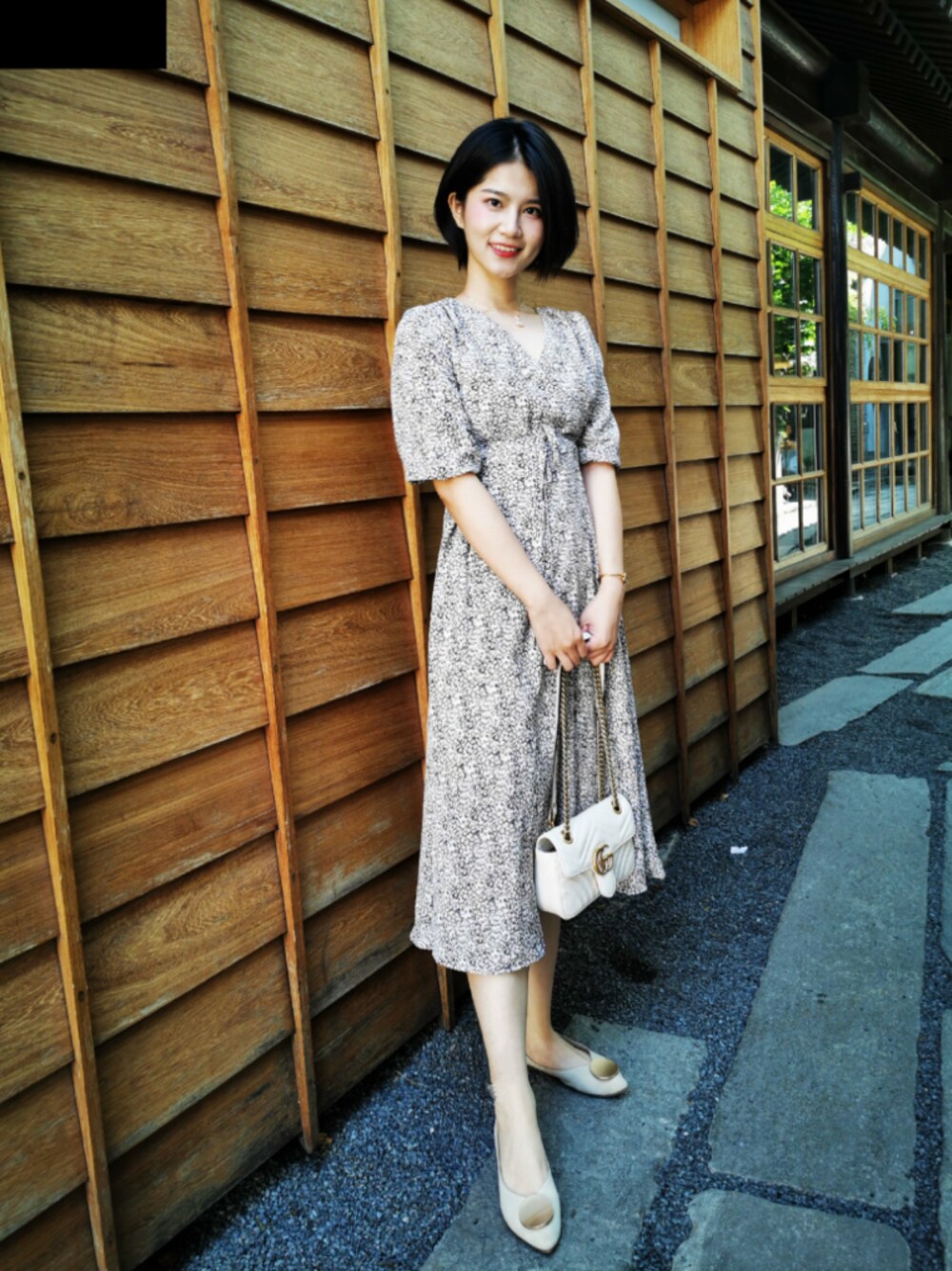 「GUCCIのアイテム（ショルダーバッグ、ホワイト系）」を使った、高冷的九哥哥さん（レディース・165cm）の冬コーディネートの1枚目の写真