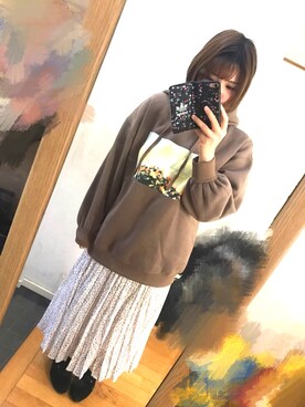 「ＡＮＤＪ（アンドジェイ）の刺繍プリントオーバーサイズ裏起毛パーカー（パーカー、ブラウン系）」を使った、ℳ.さん（レディース・162cm）の冬コーディネート