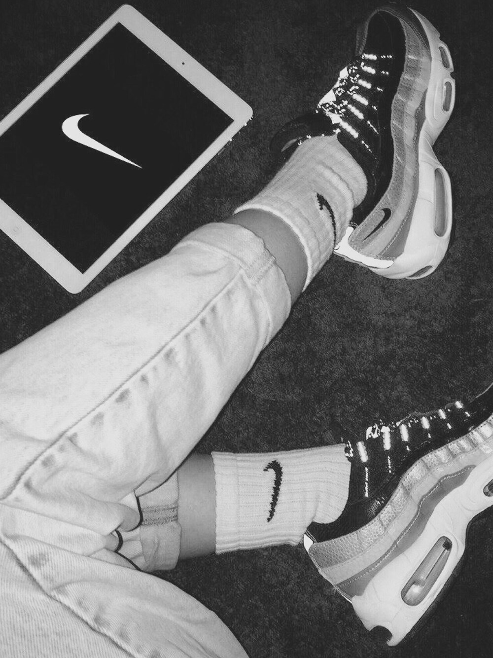 「NIKE、white、black」｜「NIKEのアイテム（スニーカー、ブラック系）」を使った、あさちゃん🐷💖さん（レディース・146cm）の冬コーディネートの1枚目の写真