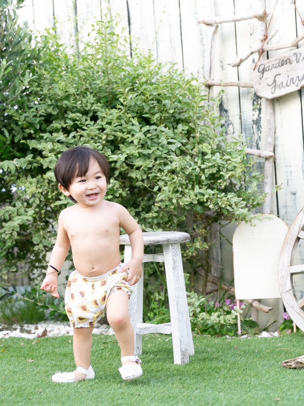 「息子らぶ、1歳8カ月、プニプニ、キッズ時計、KIDS TOKEI、キッズ時計 オムツ、顔がにやけちゃう❤︎、おとこのこ、よく男の子？だよね？と言われる！笑笑、2.3歳の知らない男の子に可愛いと言われる息子！笑笑」｜「Handmadeのアイテム（ママ＆ベビー、ホワイト系）」を使った、hirumamaさん（キッズ・90cm）の夏コーディネートの1枚目の写真