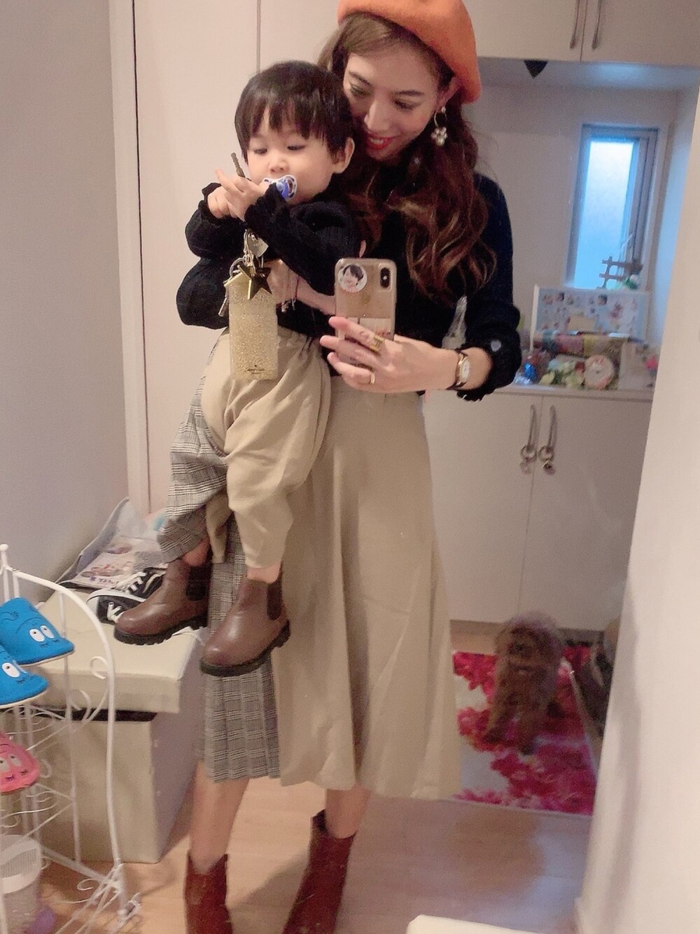 「親子コーデ、親子でおそろい、親子リンク、ブランシェス、スカートをパンツにリメイク、シンプルコーデ、キッズコーデ、ママコーデ、秋のコーデ、ブラウン色に染まれ」｜「BRANSHESのテレコ長袖Tシャツ（Tシャツ/カットソー、ブラック系）」を使った、hirumamaさん（キッズ・90cm）の秋コーディネートの1枚目の写真