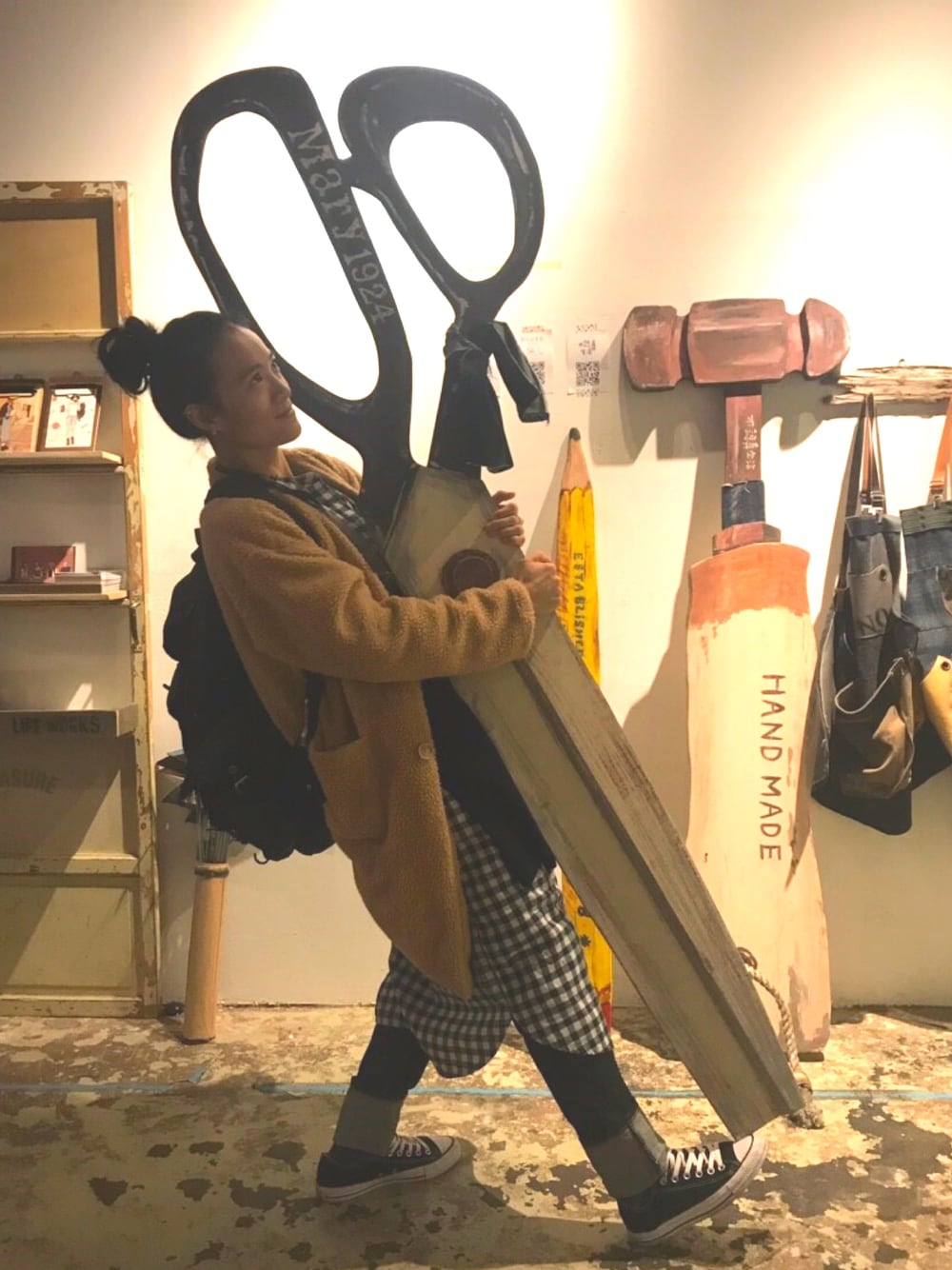「converse all star、converse、COME CA ISM、無印良品」｜「COMME CA ISMのアイテム（パンツ、ブラック系）」を使った、Sunny Qさん（レディース・161cm）の春コーディネートの1枚目の写真