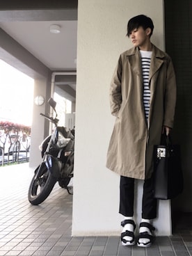 「バスクシャツ」｜「アイテム（トレンチコート）」を使った、izさん（メンズ・177cm）の春コーディネート