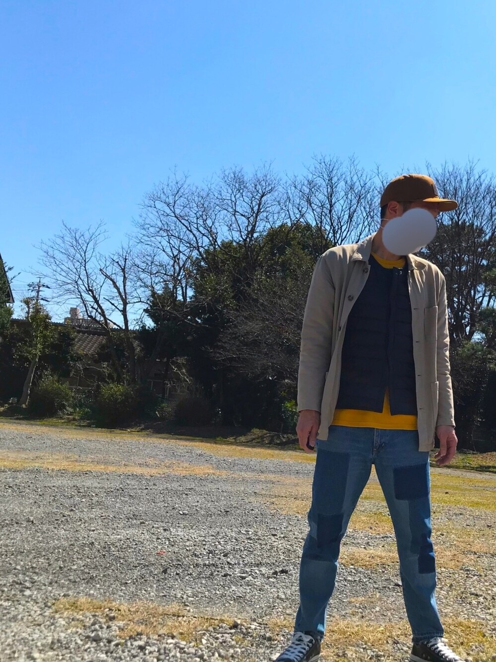 「春コーデ、おしゃれさんと繋がりたい、きれいめカジュアル、スニーカー、ユニクロ、コンバース、スプリングコーデ」｜「CONVERSEのCONVERSE  コンバース LEATHER ALL STAR OX  レザーオールスターオックス  32143481  BLACK（スニーカー、ブラック系）」を使った、gozou12345さん（メンズ・175cm）の春コーディネートの1枚目の写真