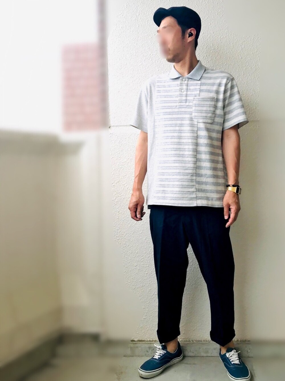 「UNIQLO、ユニクロ、UNIQLO U、UNIQLO × ENGINEERED GARMENTS、バンズ、シンプル、スニーカーコーデ、ベージュコーデ、大人コーデ、夏」｜「C.E.L.STOREのVANS/ヴァンズ ERA HALF MOON（スニーカー、ブルー系）」を使った、gozou12345さん（メンズ・175cm）の夏コーディネートの1枚目の写真