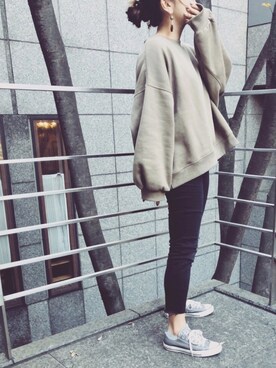 「アイラブCONVERSE」｜「アイテム（スウェット）」を使った、yimiさん（レディース・154cm）の秋コーディネート