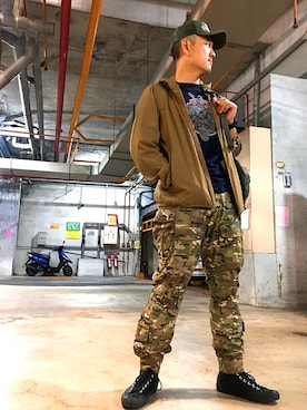 「ミリタリーコーデ」｜「アイテム（マウンテンパーカー）」を使った、Gato Linさん（メンズ・179cm）の夏コーディネート