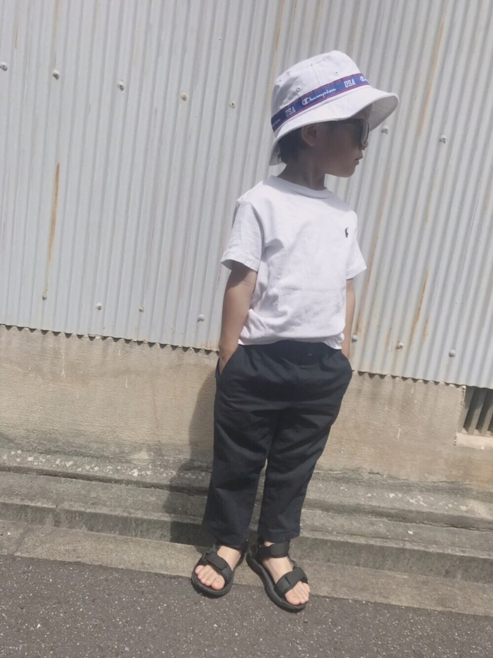 「夏だ！Tシャツ着よう！、無地T、ポロラルフローレン、Polo Ralph Lauren、ライトオン、リネンパンツ、スポーツサンダル、CAMP7、モノトーンコーデ、リラックスコーデ」｜「Right-on KIDSのアイテム（パンツ、ブラック系）」を使った、⚡︎想⚡︎さん（キッズ・92cm）の夏コーディネートの1枚目の写真