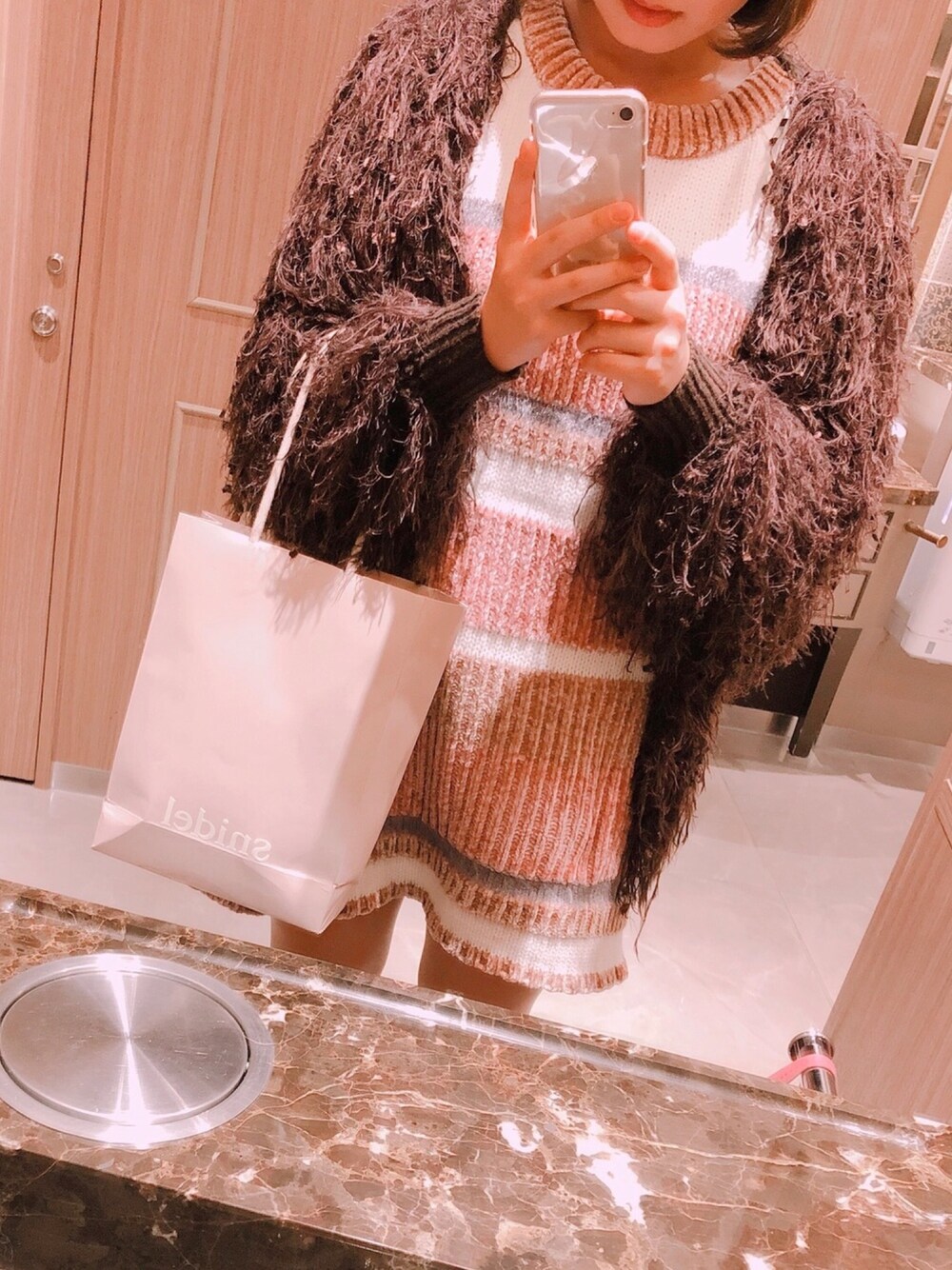 「dazzlinのリボンヤーンボリュームカーディガン（カーディガン/ボレロ、ブラウン系）」を使った、Tomomiさん（レディース・153cm）の秋コーディネートの1枚目の写真