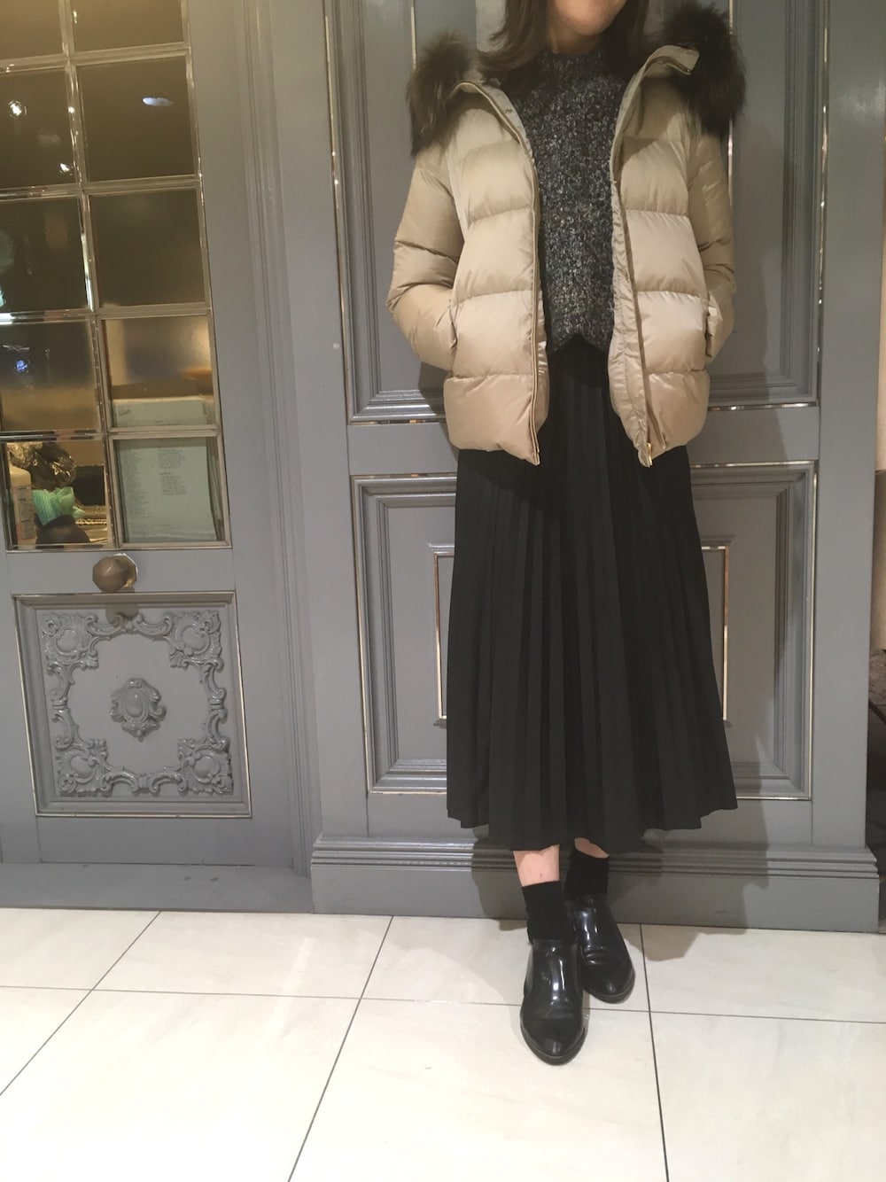 「2017AW、西川ダウン、ダウンコート」｜「NANO universeの西川ダウン/フードショートダウン（ダウンジャケット/コート、ベージュ系）」を使った、nano•universe 福岡PARCO STAFFさん（レディース・172cm）の秋コーディネートの1枚目の写真