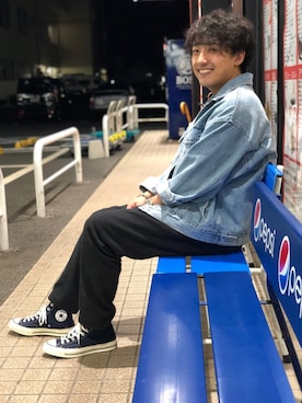 「チャックテイラー」｜「アイテム（デニムジャケット）」を使った、関節のパニックさん（メンズ・175cm）の秋コーディネート