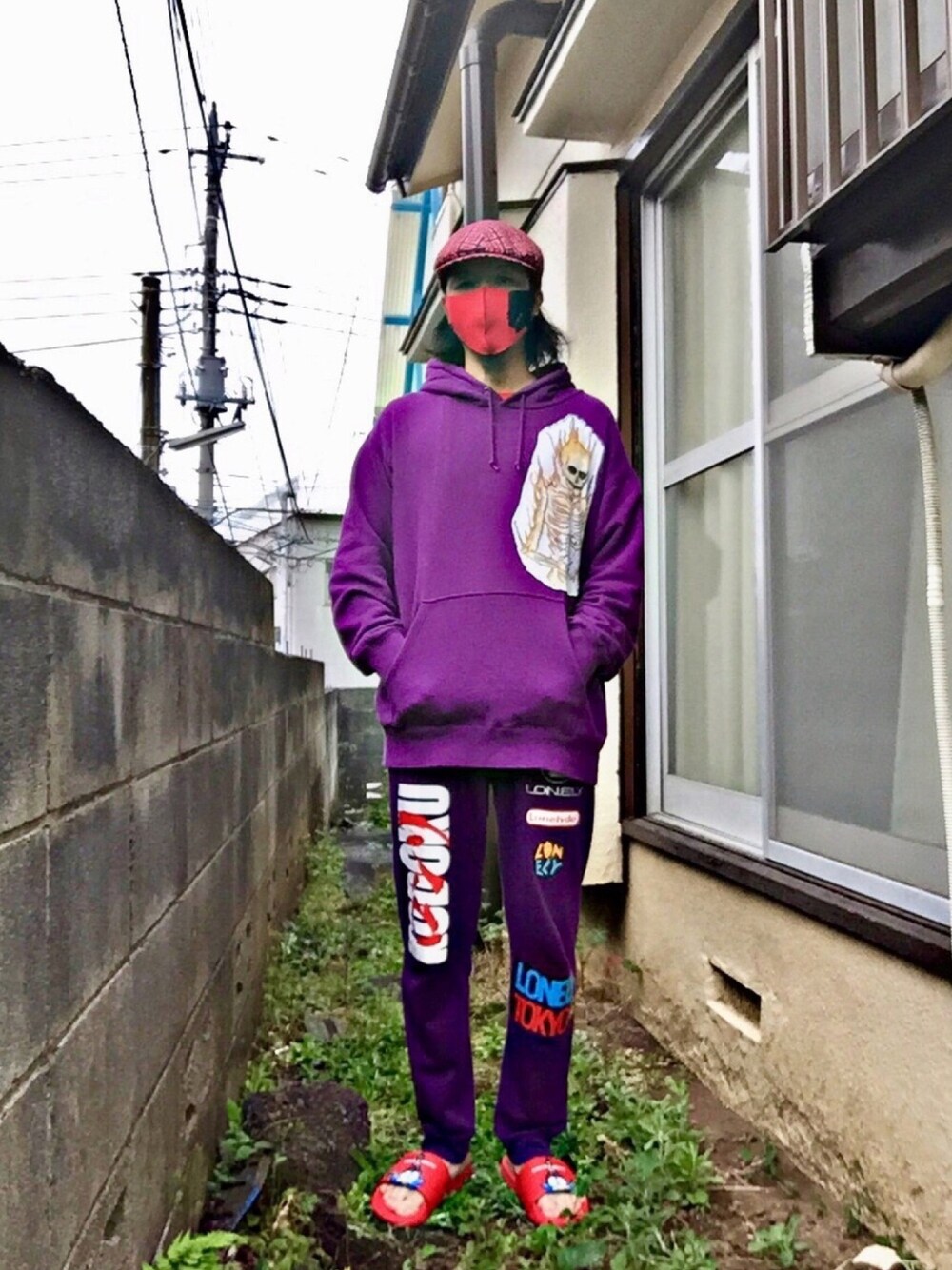 「カロリー控えつつ腹筋ベルト」｜「no brandのアイテム（トップス、パープル系）」を使った、下痢便太郎時貞さん（メンズ・175cm）の春コーディネートの1枚目の写真