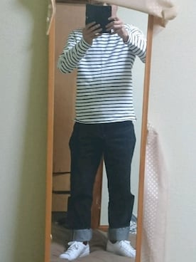 「UNIQLO（ユニクロ）のアイテム（Tシャツ/カットソー、ホワイト系）」を使った、大嶌康正さん（メンズ・182cm）の秋コーディネート