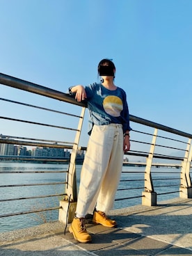 「5（ファイブ）のアイテム（パンツ）」を使った、芭冰綠さん（レディース・175cm）の秋コーディネート