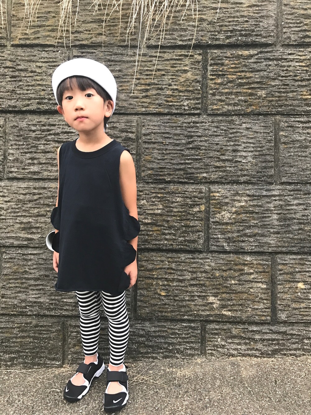 「モノトーン、モノトーンコーデ、白黒、マリンキャップ、マリン、ボーダー、男の子、キッズコーデ、キッズファッション、シンプル」｜「Another Editionのマリンハット◆（ハット、ホワイト系）」を使った、mcmong.さん（キッズ・120cm）の夏コーディネートの1枚目の写真