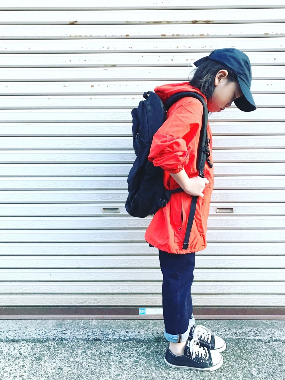 「平成最後のWEARISTAセンバツ、patagonia、オレンジ、デニム、ユニクロ、UNIQLO、converse、コンバース、リュック、おとこのこ」｜「GLOBAL WORKの【快適機能付き】カラーベルトローキャップ/758970（キャップ、ブルー系）」を使った、mcmong.さん（キッズ・128cm）の春コーディネートの1枚目の写真