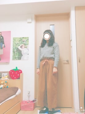 「earth music&ecology（アースミュージックアンドエコロジー）のアイテム（ニット/セーター、グレー系）」を使った、のじょみさん（レディース）の冬コーディネート