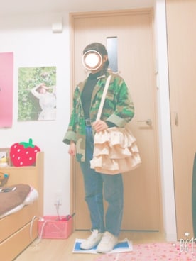 「古着のアイテム（ミリタリージャケット、グリーン系）」を使った、のじょみさん（レディース）の冬コーディネート