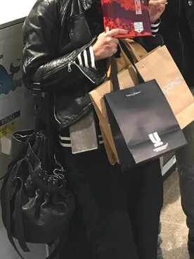 NOZOMI ISHIGUROのライダースジャケットを使った人気ファッション