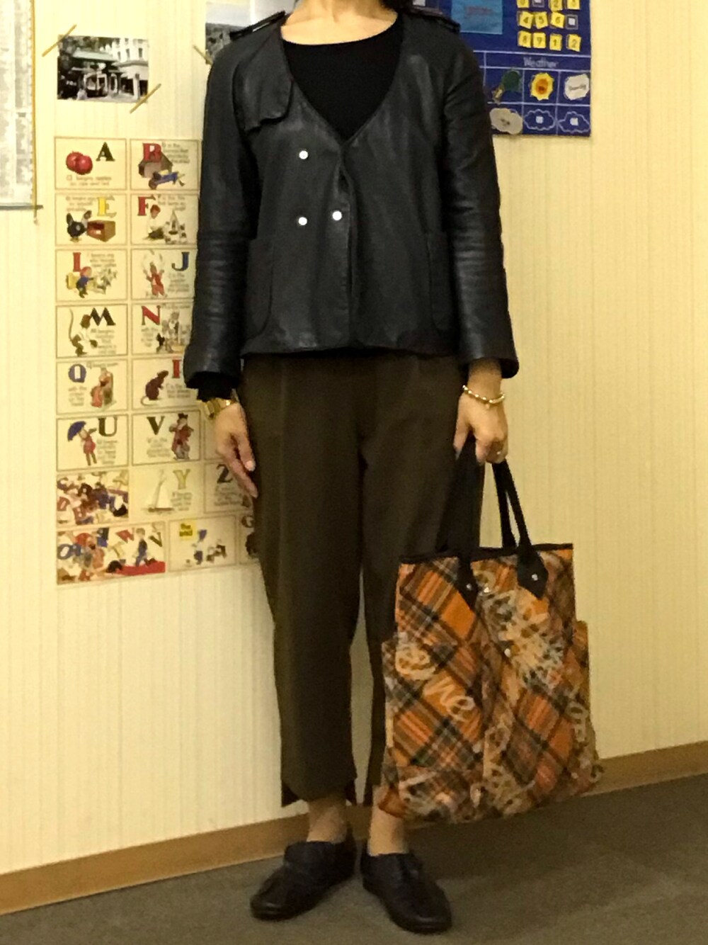 「SUPP. no one else のアイテム（ライダースジャケット、ブラック系）」を使った、Meg Iwamotoさん（レディース・163cm）の秋コーディネートの1枚目の写真