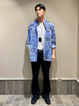 「ランチャーパンツ」｜「アイテム（スニーカー）」を使った、MITTYさん（メンズ・176cm）の秋コーディネート