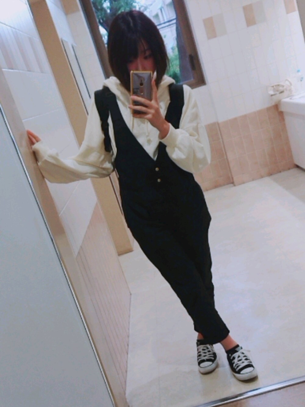 「フェリシモのアイテム（オールインワン・サロペット、ブラック系）」を使った、Wakaさん（レディース・160cm）の秋コーディネートの1枚目の写真