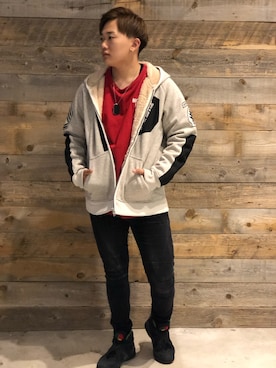 「赤Tシャツ」｜れーやさん（メンズ・176cm）の秋コーディネート