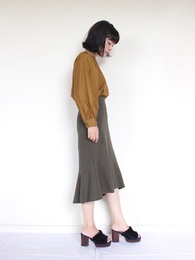 「アイテム（パンプス、ブルー系）」を使った、まいさん（レディース・164cm）の秋コーディネート