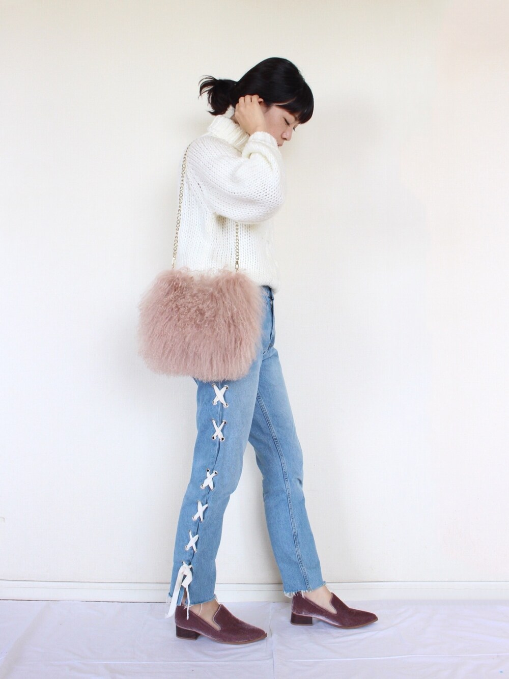 「休日スタイル、ラクチンコーデ、ootd、オトナ女子、プチプラコーデ、タートルネック、切りっぱなしデニム、ファー小物、ベロア、ZARA」｜「IG:mai1220のアイテム（その他、その他）」を使った、まいさん（レディース・164cm）の秋コーディネートの1枚目の写真