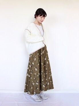 「リブニット」｜「アイテム（ミリタリージャケット）」を使った、まいさん（レディース・164cm）の秋コーディネート