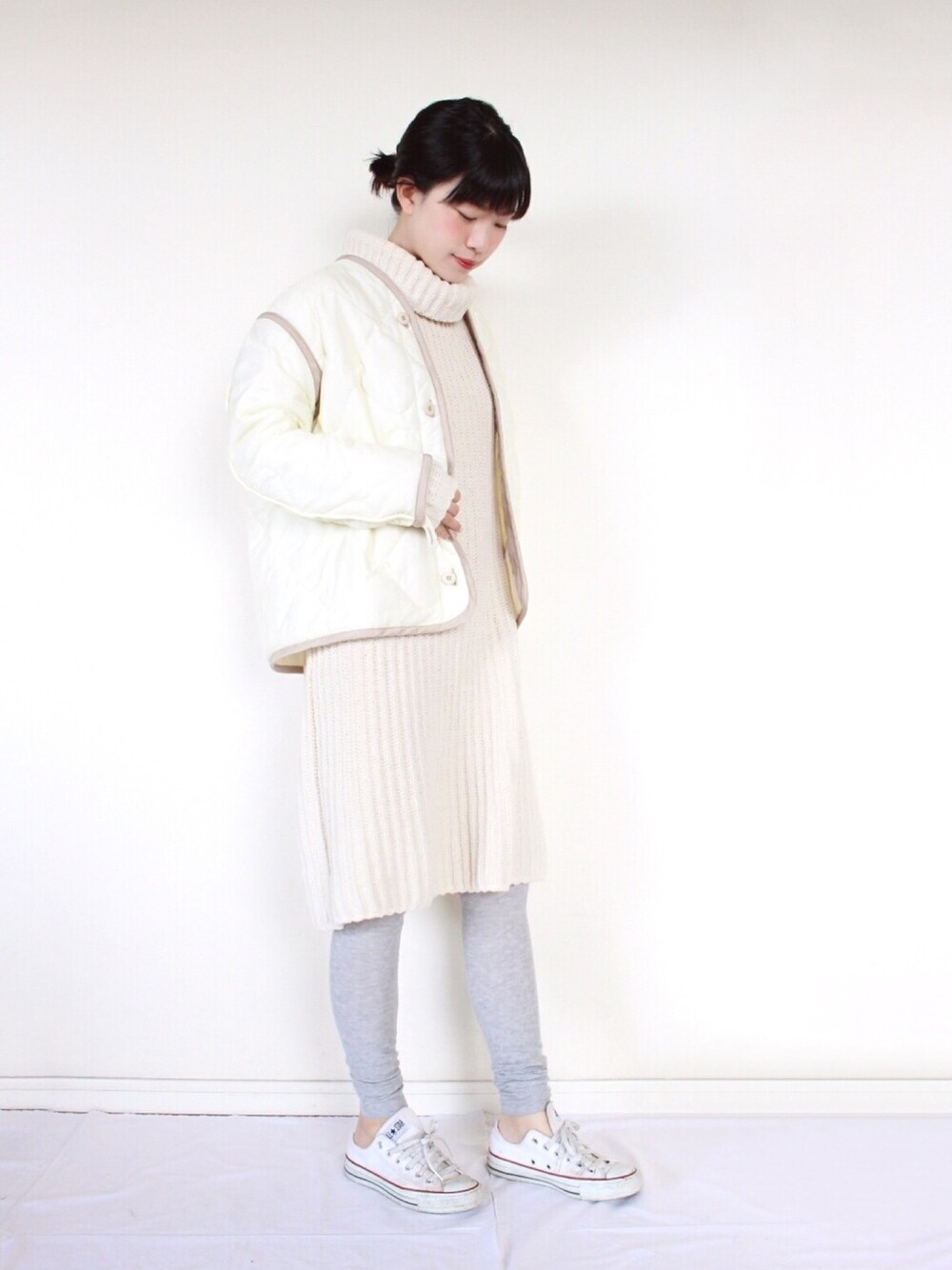 「冬コーデ、オトナカジュアル、シンプル、ootd、おしゃれさんと繋がりたい、きれいめカジュアル、キルティングジャケット、タートルネック、コンバース、ニット」｜「IG:mai1220のアイテム（その他、その他）」を使った、まいさん（レディース・164cm）の冬コーディネートの1枚目の写真