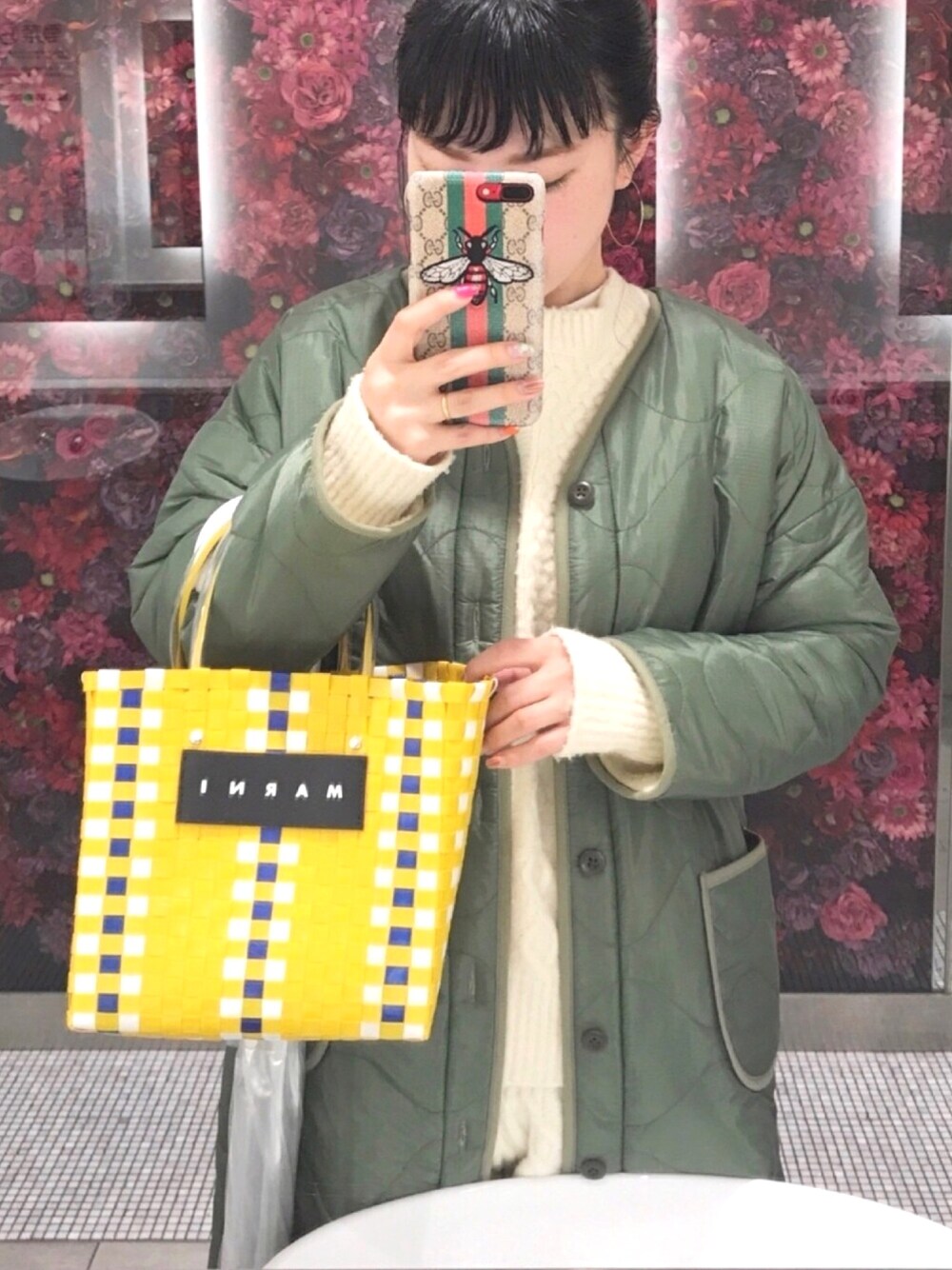 「オトナカジュアル、シンプル、ootd、ゆるコーデ、ホワイト、白ニット、alpha、かごバッグ、カーキアウター、カジュアル」｜「IG:mai1220のアイテム（その他、その他）」を使った、まいさん（レディース・164cm）の春コーディネートの1枚目の写真