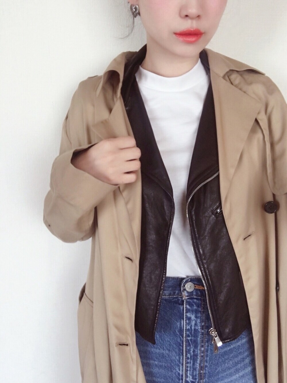「カジュアル、休日スタイル、ootd、オトナ女子、おしゃれさんと繋がりたい、トレンチコート、ライダース、アウターONアウター、トレンチ、白Tシャツ」｜「IG:mai1220のアイテム（その他、その他）」を使った、まいさん（レディース・164cm）の春コーディネートの1枚目の写真