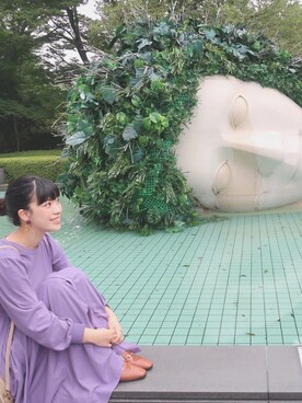 「select MOCA（セレクトモカ）の柔らかく履きやすいフェイクレザーゴールドビット付きローファー（ローファー）」を使った、まいさん（レディース・164cm）の秋コーディネート