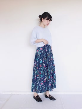 「TRUNO by NOISE MAKER（トルノバイノイズメーカー）の新色＆新柄発売　★ボタニカル花柄スカート★（スカート）」を使った、まいさん（レディース・164cm）の秋コーディネート